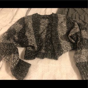 Crop cardigan/shrug